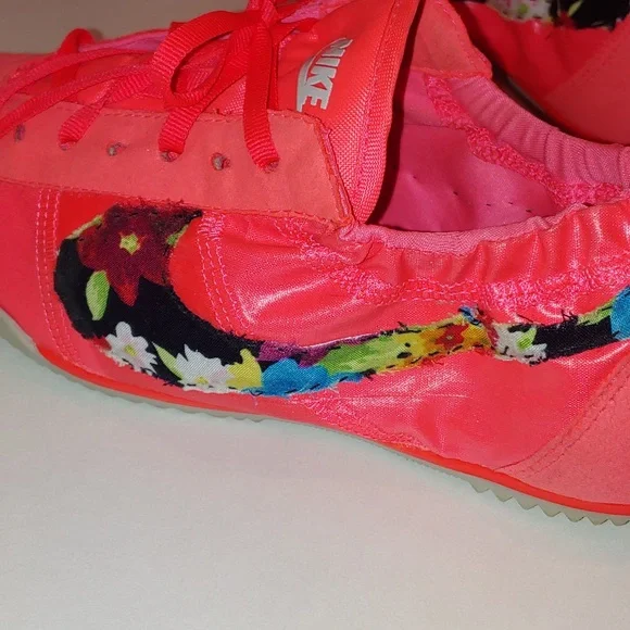 NIKE Coral Floral (Custom) Swoosh Sneaker Size 9 - Picture 6 of 6